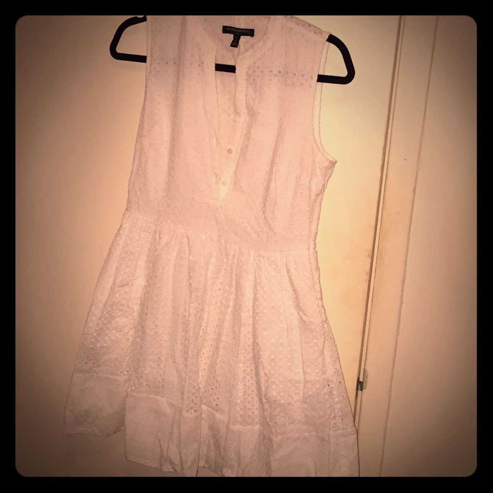 White, eyelet dress! Banana Republic! 4P